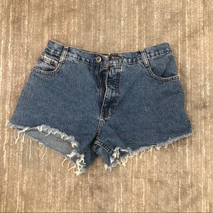 Denim cut off jeans